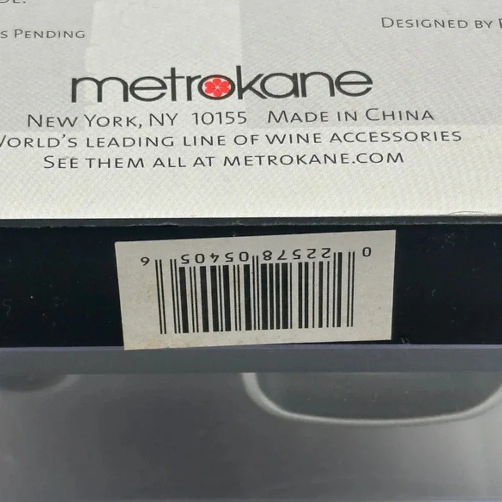 Rabbit Wine Preserver Vacuum Pump with 2 Stoppers‎ Silver Metrokane